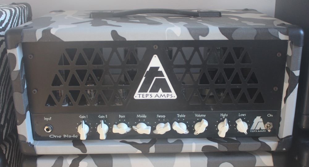 Ampli-saturation-à-4-étages-de-gain-One-Blade Ampli saturation à 4 étages de gain