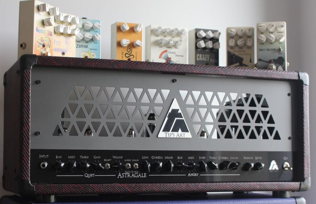 Atelier français fabrication amplis guitare tout lampe, pédales d'effet et micros bobines main depuis 20 ans