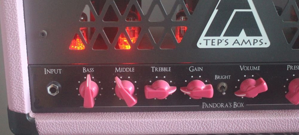 amplis tout lampe custom éclairage led dans support de lampe finition soignée